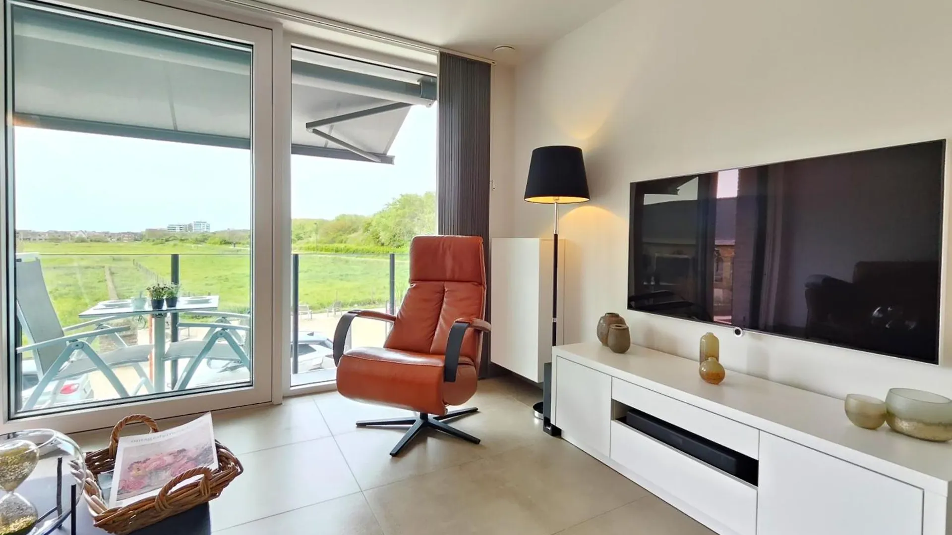 Modern Luxury 1-Bedroom Apartment Close To The Beach And The Sea T21 Ostend Belgium